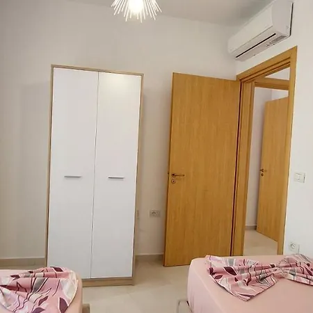 Reina Apartments_lura 3_gjiri Lalzit *